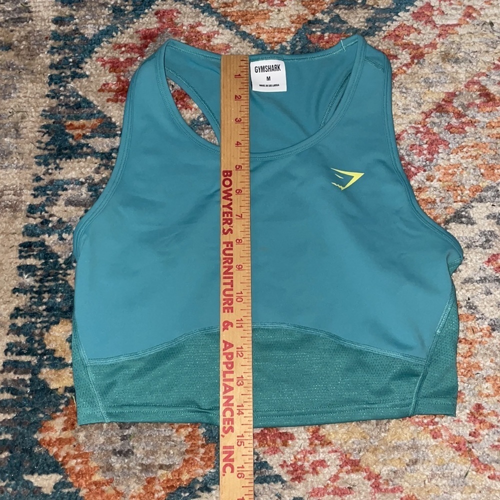 Gymshark woman’s training top - medium new - Picture 2 of 5